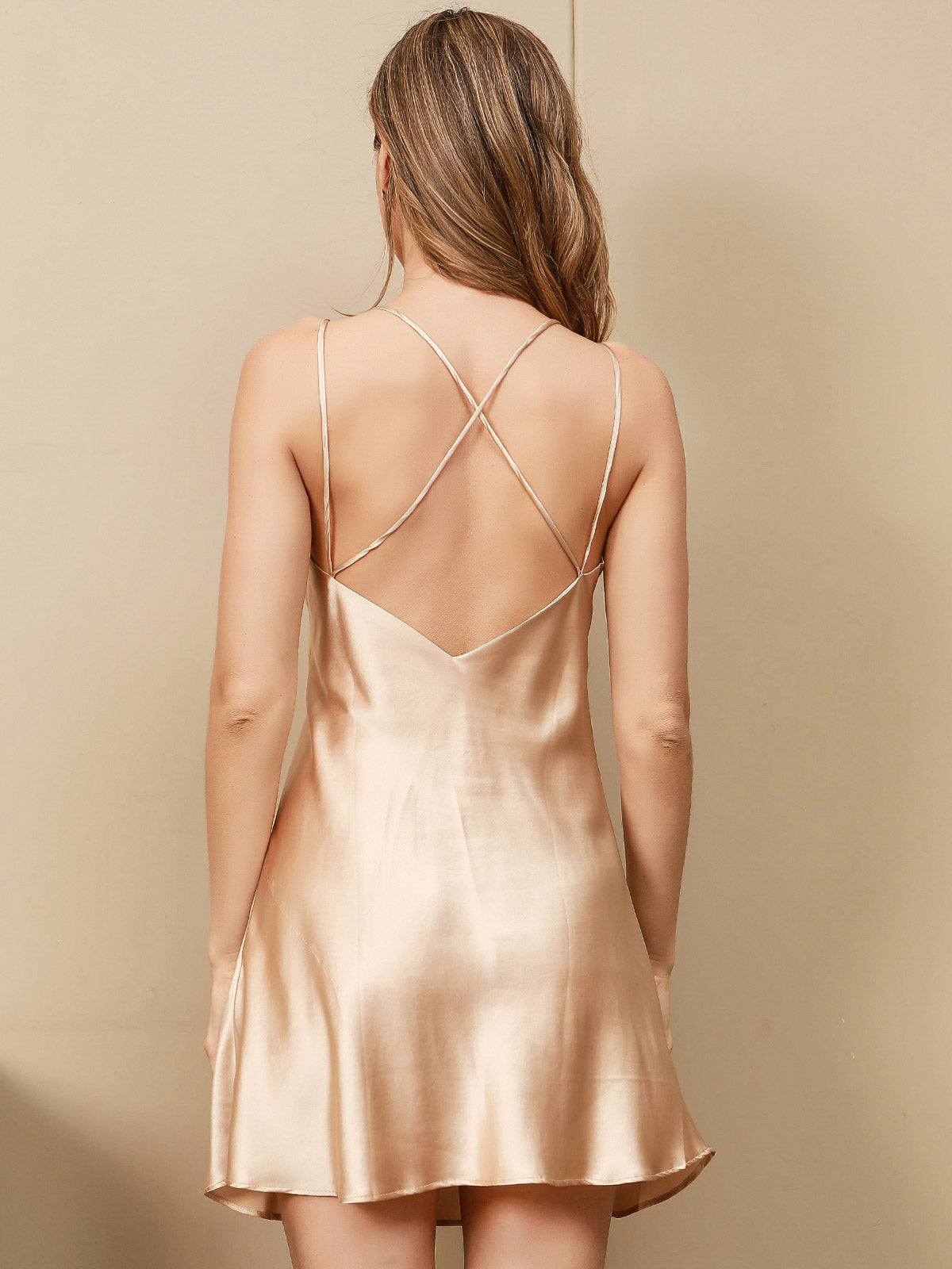 Camisón de seda pura con la espalda cruzada